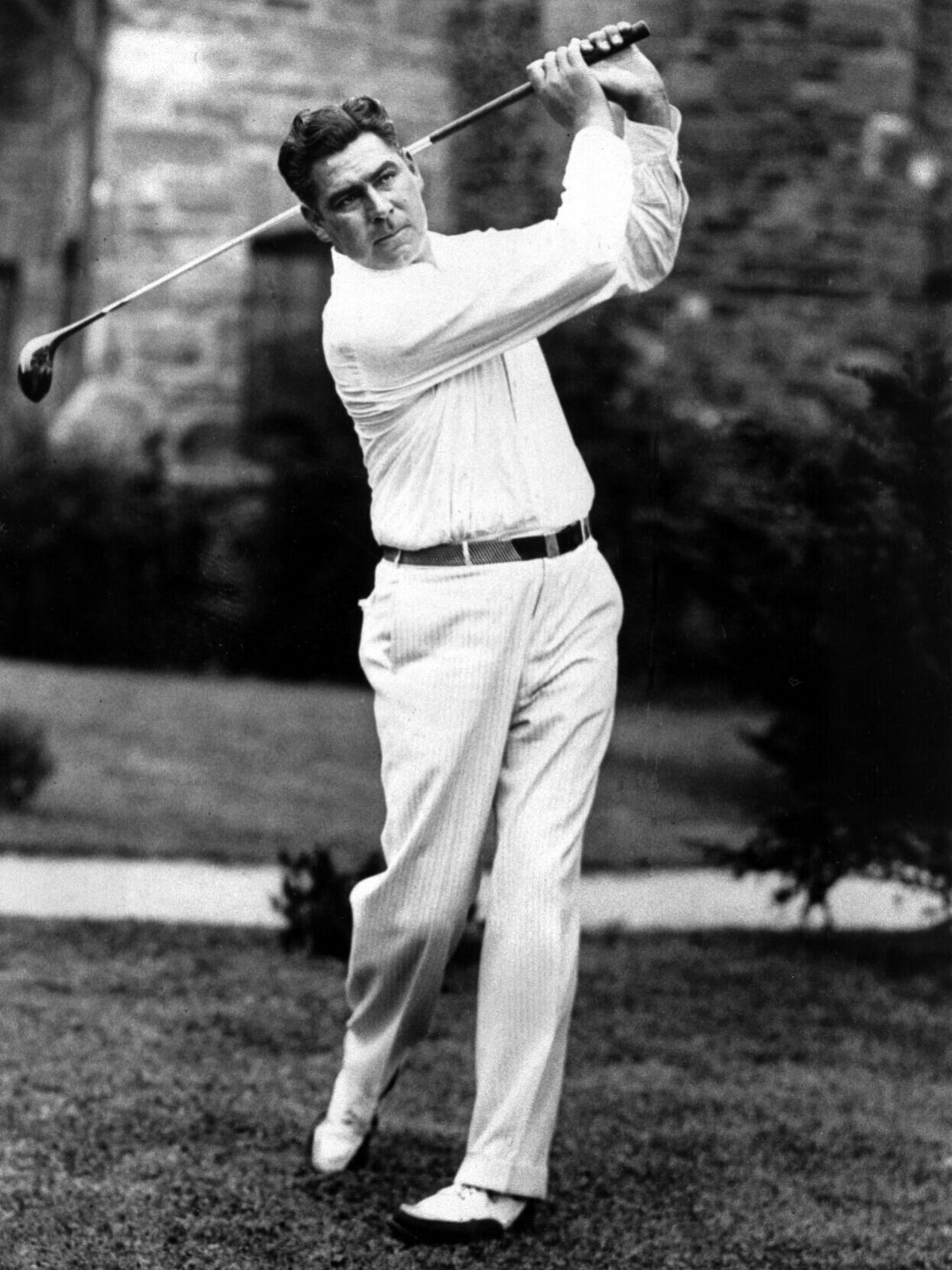 1934: Olin Dutra edges Gene Sarazen by one stroke to win U.S. Open